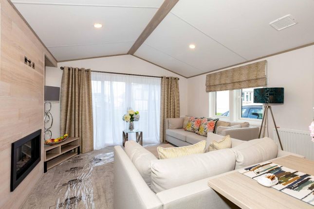 Plot 21, Downsview Park, Woodmancote photo 4