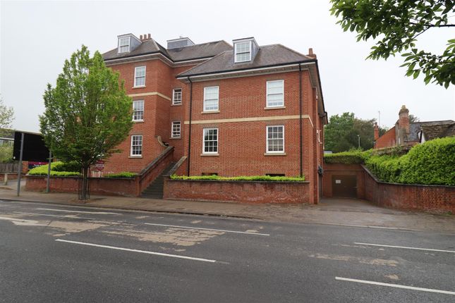 Thumbnail Flat to rent in The Avenue, Newmarket