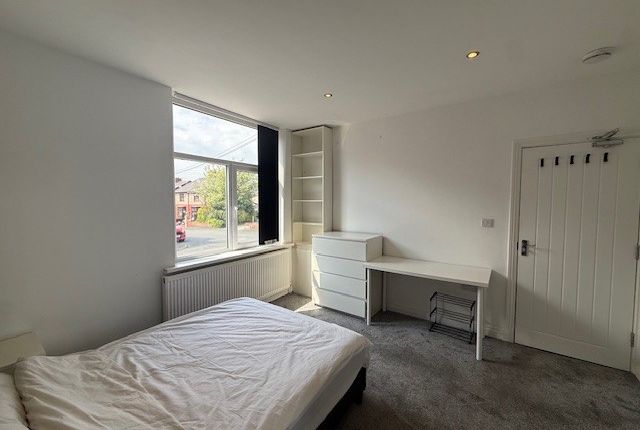 Room 1, 27, Ivan Street, Burnley photo 2