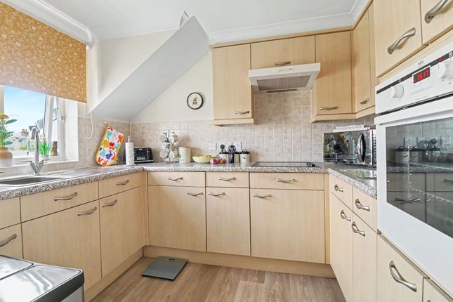 Flat 37, Berryfield Court, Southampton photo 3