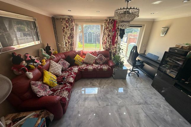 Winkley Court, 56, Eastcote Lane, Greater London photo 2