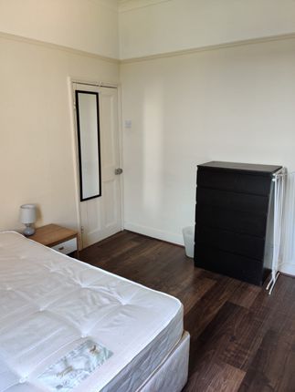 86 Hampden Road, Hampden Road, London photo 4