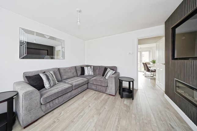 3, Lapwing Way, Dover photo 2