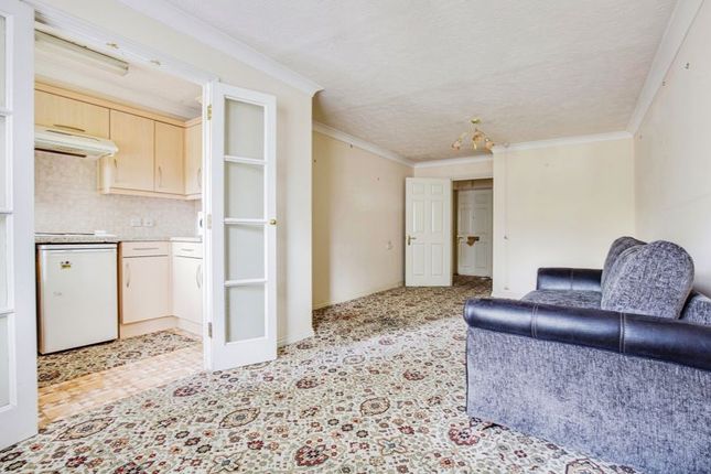 Flat for sale in Padfield Court, Wembley