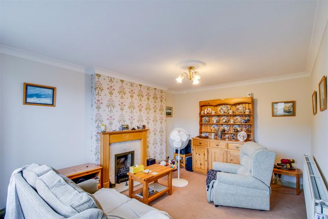 26, Oakland Drive, Wakefield photo 4