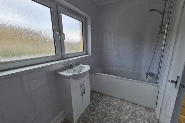 Bathroom.Jpg