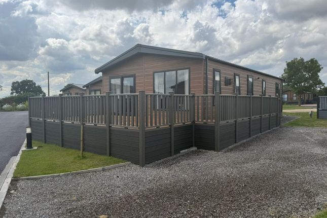3-bed caravan on Oakwood Retreat York, Bull Balk Newton On Derwent, York, £91,500