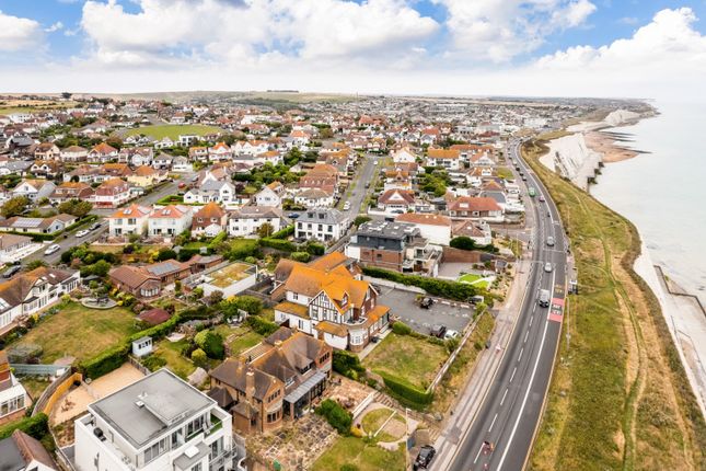 Flat 4, 1 Newick Place, Rottingdean photo 2