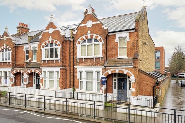 Thumbnail Flat to rent in Fulham Palace Road, London