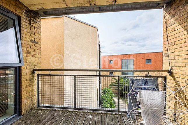 Flat 9, Skyline House, 387 Chapter Road, London photo 5