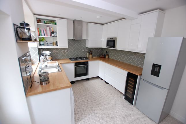 98, Manchester Road, Ashton-under-Lyne photo 3