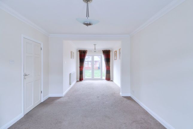 21, Stoke Road, Rainham photo 4