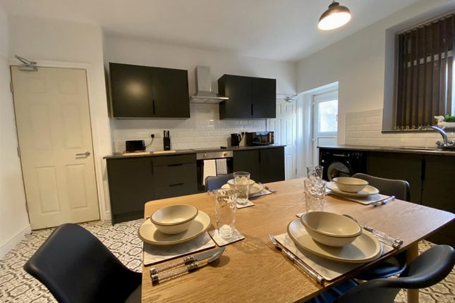 ROOM 3, 15, Green Street, Burnley photo 5