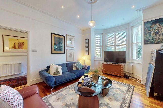 Platts Lane, London NW3 photo 4