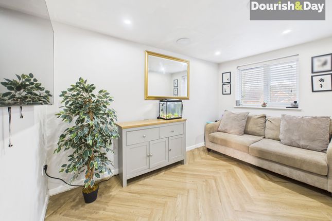 16 St. Oswalds Close, Malpas photo 3