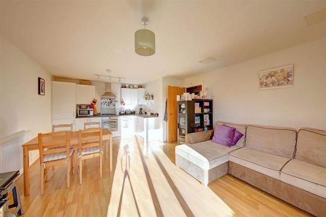 71 Fitzgerald House, St. Georges Grove, London photo 4