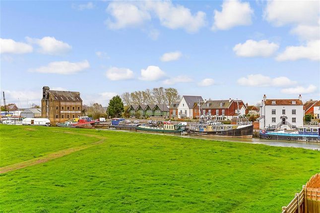 Town house for sale in Waterside Close, Faversham, Kent