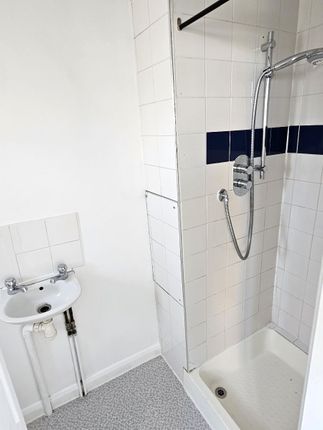 Flat for sale in Percy Road, Whitton, Twickenham