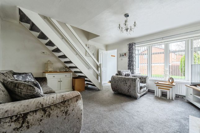 34, Oak Drive, Leicester photo 2