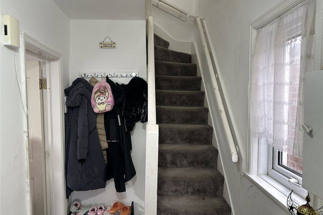 11, Redthorn Grove, West Midlands photo 2