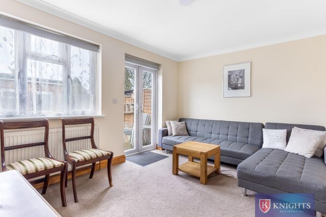 17, Lambs Terrace, Great Cambridge Road, London photo 4