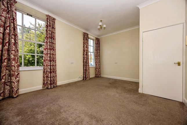 Flat 4 Adams House, 2, Adams Way, Hampshire photo 2