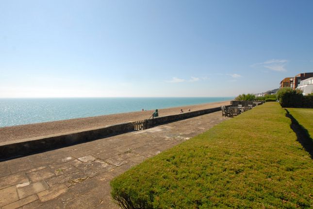 Flat for sale in The Riviera, Sandgate