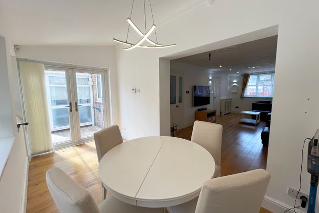1, Winchendon Close, Leicester photo 3