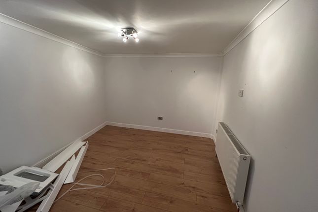 13 Annex, Wentworth Road, Southall photo 3