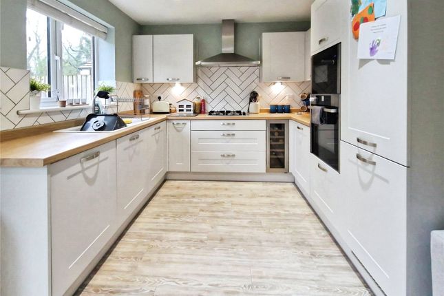 9, Bridgefield Close, Manchester photo 4