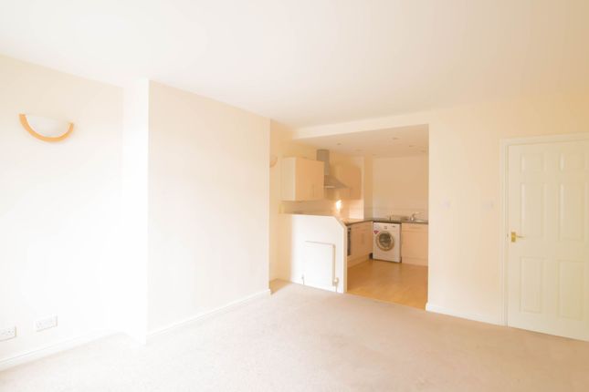 9a The Green, Bradford photo 2