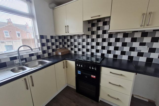 33, Wrightson Avenue, DONCASTER photo 2