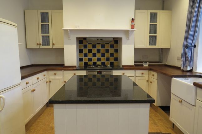 48, Emscote Street South, HALIFAX photo 2