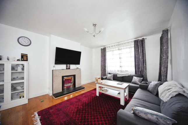 The Mount, Luton photo 2