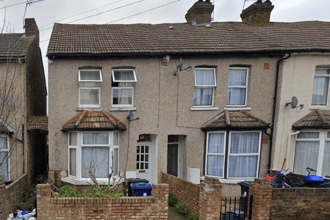 4 Bed House To Rent In Southall