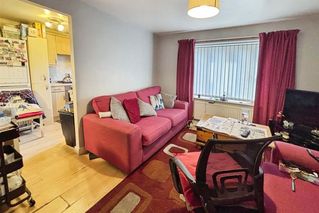 88, Lime Vale Way, Bradford photo 4