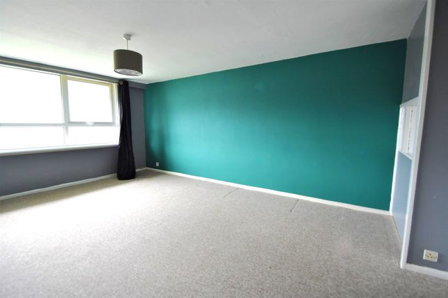 Flat to rent in Chidham Walk, Havant, Hampshire