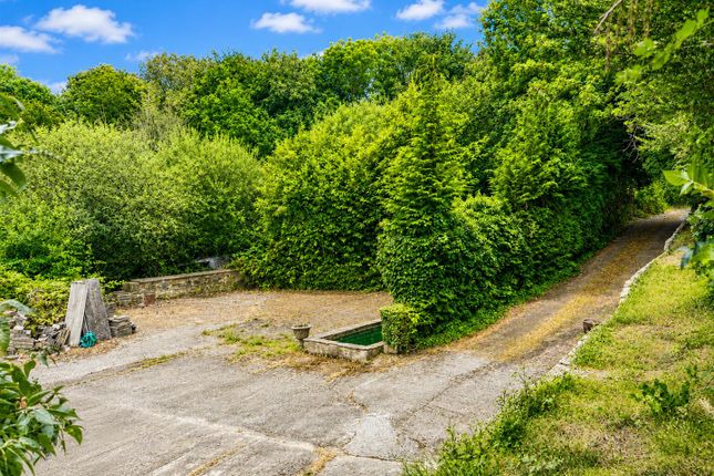 123, Carrbottom Road, Bradford photo 3
