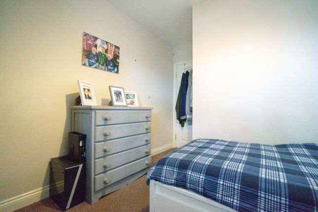 Flat for sale in Park View, Springwell Village, Gateshead