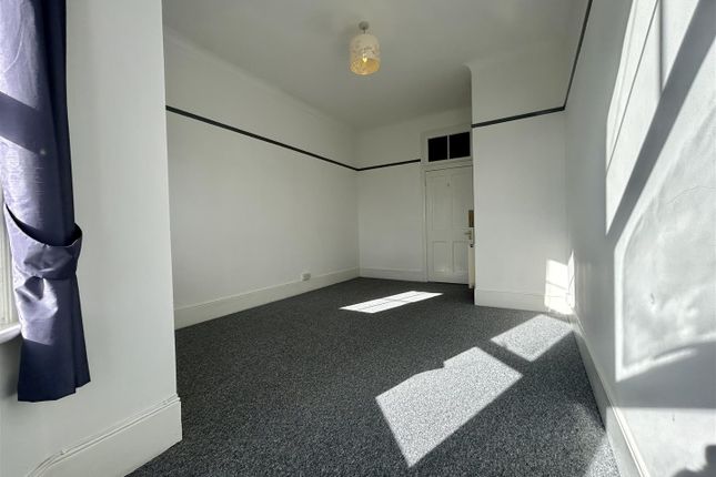 Flat to rent in Hastings Road, Bexhill-On-Sea