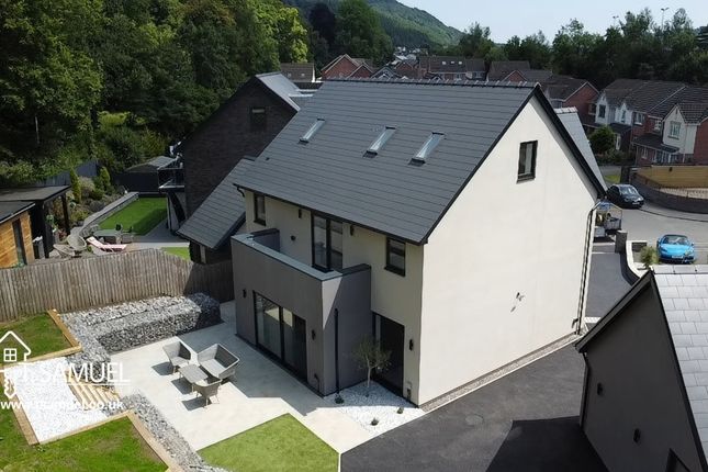 The Oaks, Mountain Ash photo 3