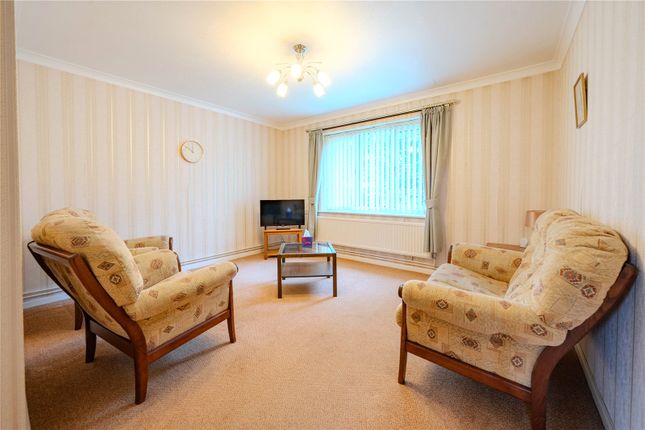 7, Galloway Court, West Yorkshire photo 2