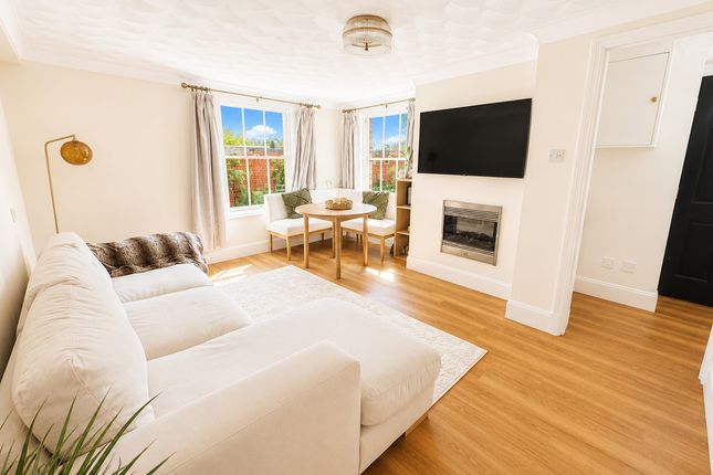 20A, East Street, Rochford photo 2