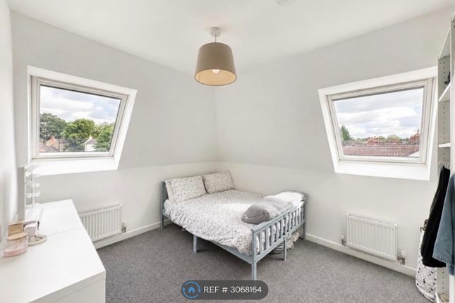 Flat   Ruskin Road, Northampton photo 5