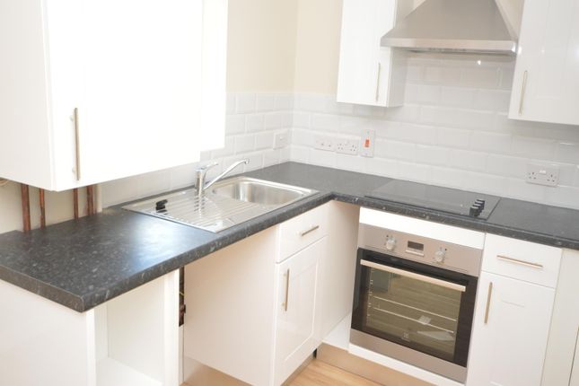 Flat 12, Wingrove Court,, Weyhill Road, Hampshire photo 2
