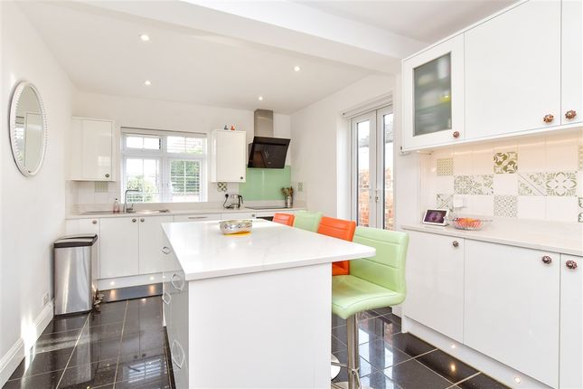 Loxwood Avenue, Worthing photo 3