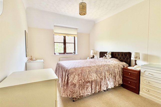 Flat 9, Roberts Court, Baddow Road, Chelmsford photo 3