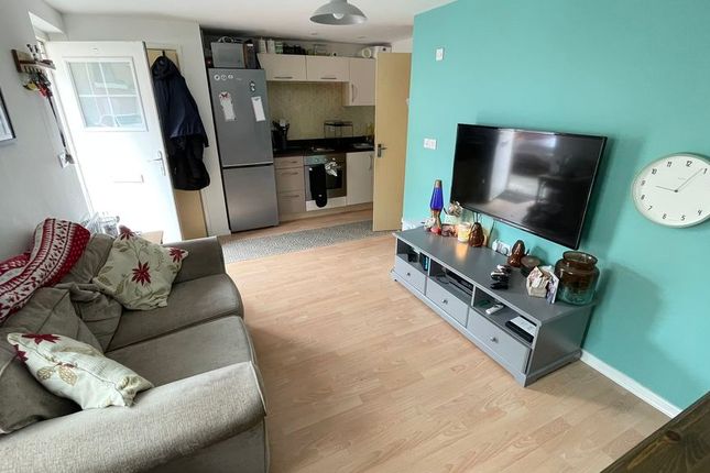 2, Howe Court, Lincoln photo 3