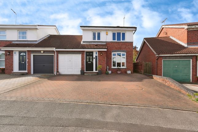 Thumbnail Detached house for sale in Oaklands Drive, Willerby, Hull