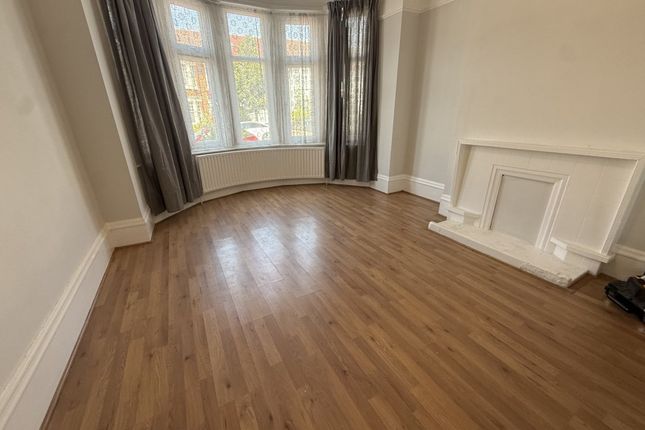 52, Berkshire gardens, Palmers Green photo 5